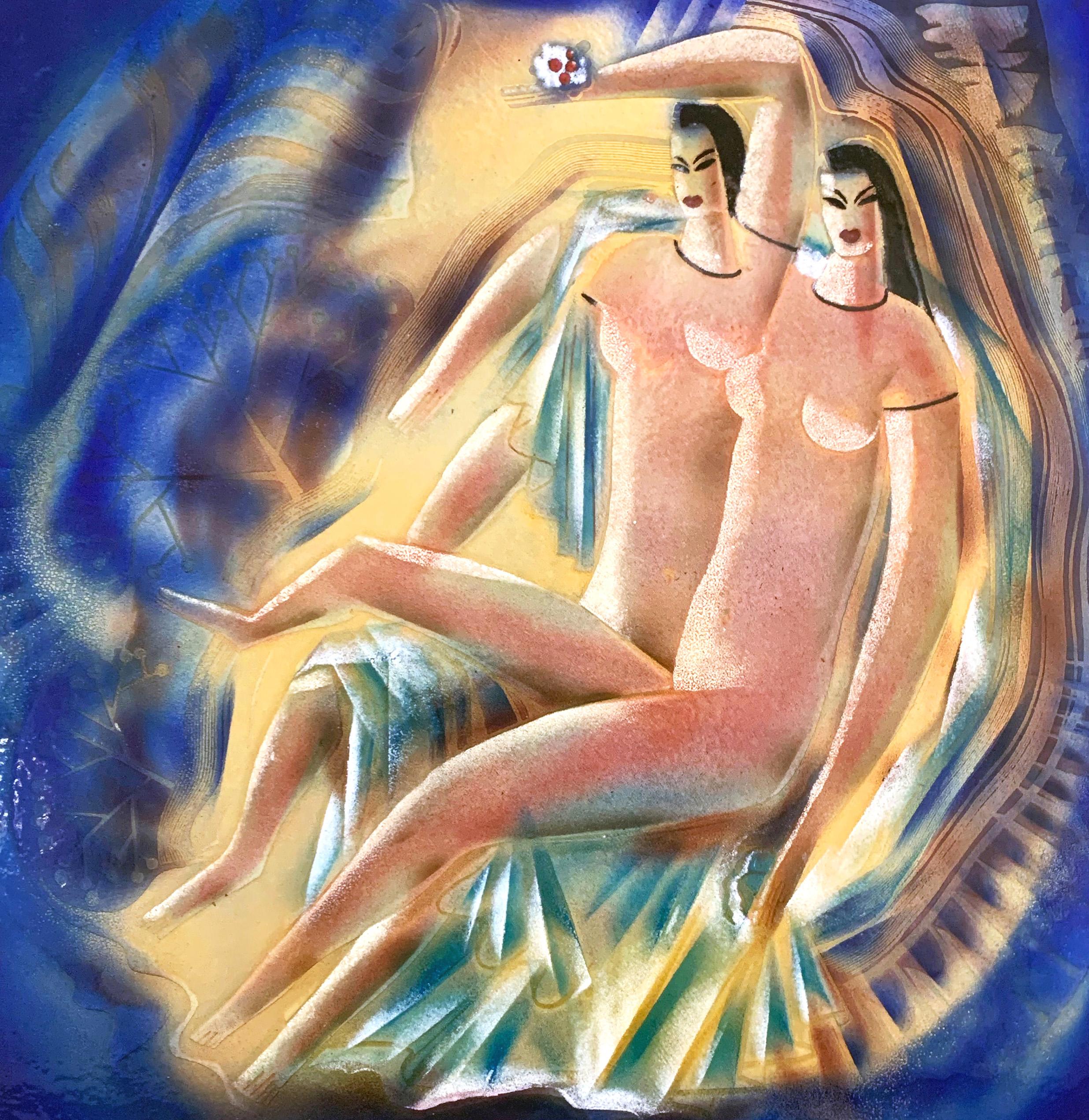 Créé par le plus grand maître de la peinture sur émail de la période Art déco américaine, Edward Brilliante, ce grand panneau spectaculaire présente deux figures féminines nues, incroyablement allongées à la manière maniériste moderne, le tout