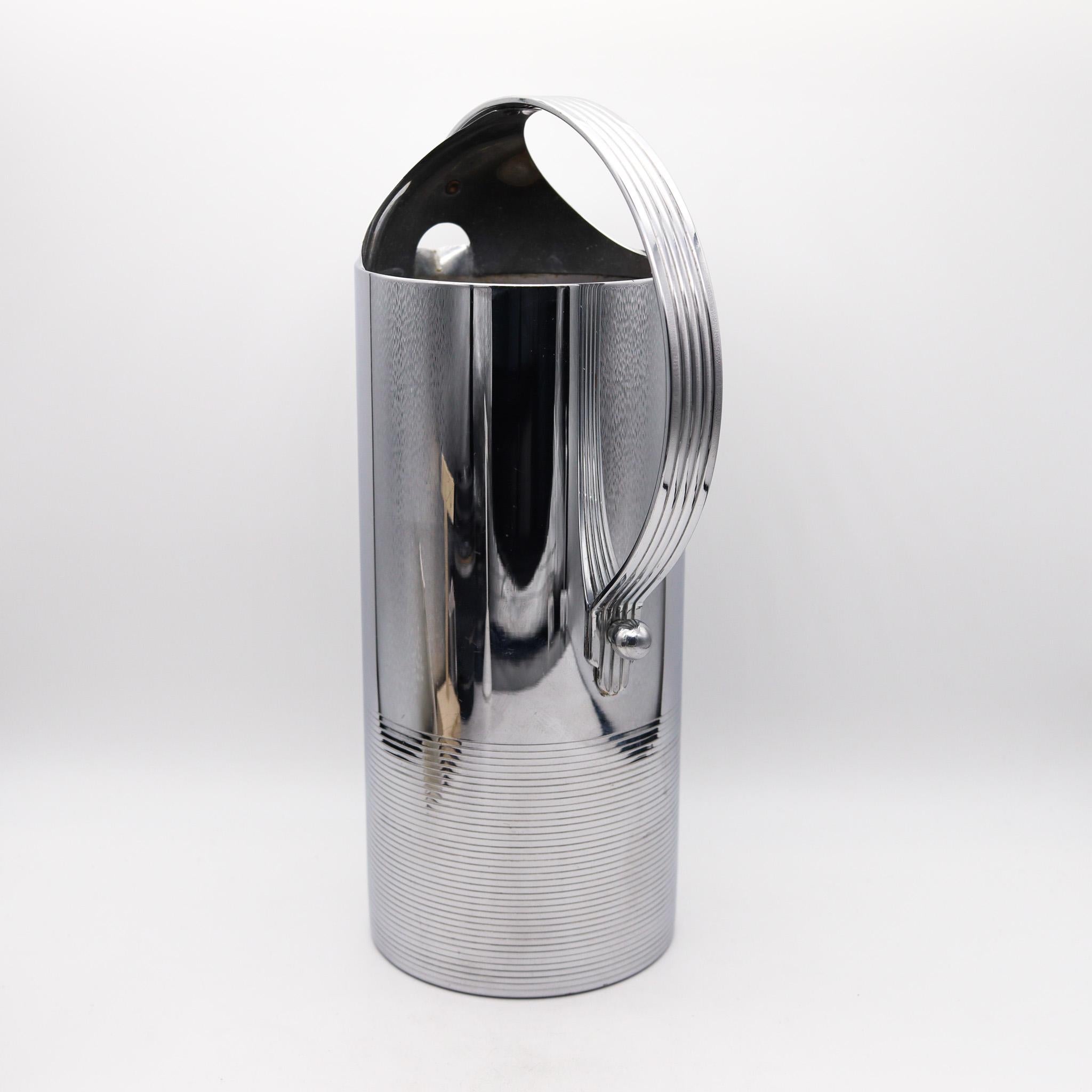 North American Manning Bowman 1930 By Bel Geddes Art Deco Machine Age Pitcher In Chromed Steel For Sale