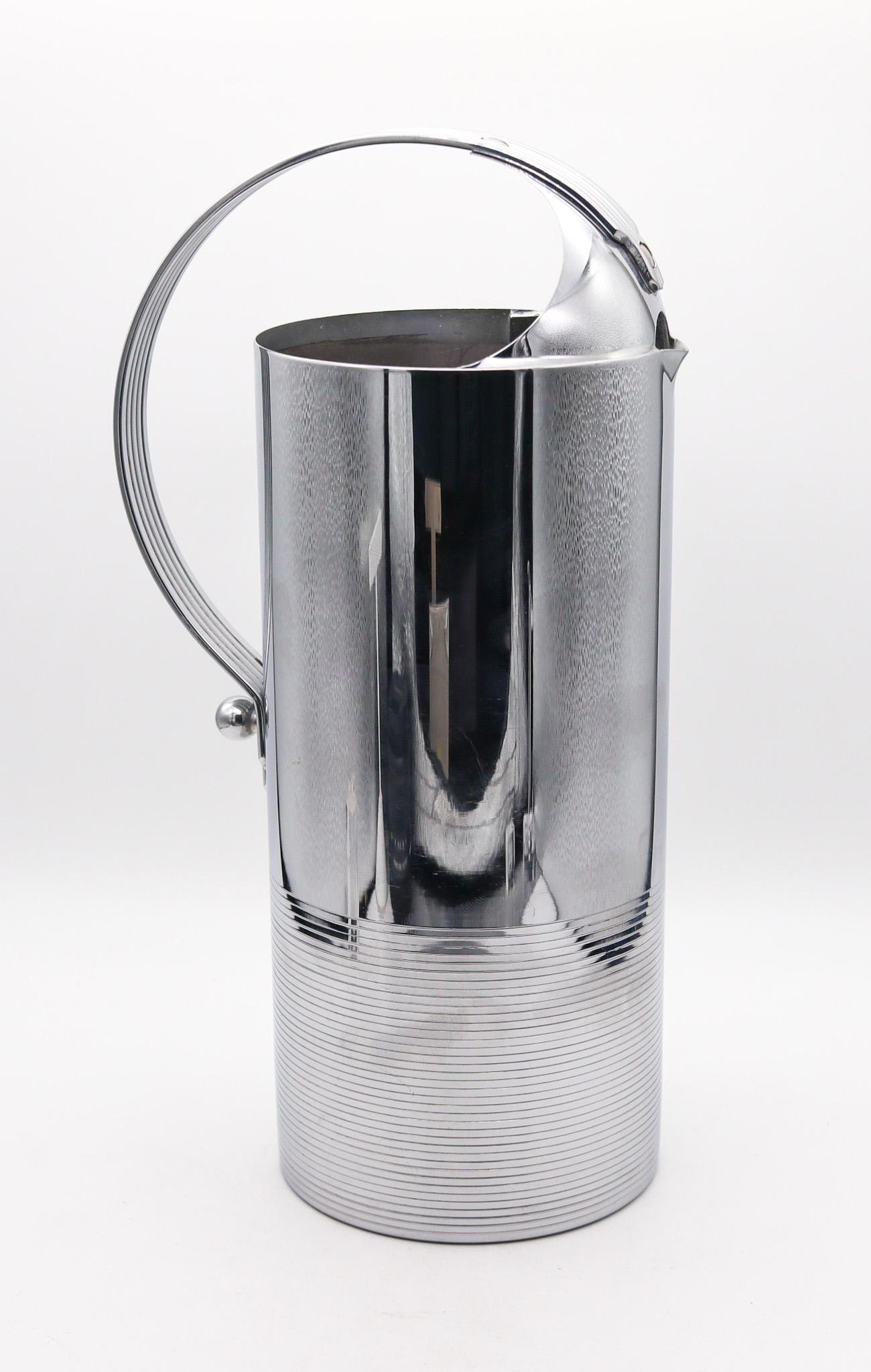 Manning Bowman 1930 By Bel Geddes Art Deco Machine Age Pitcher In Chromed Steel For Sale 2