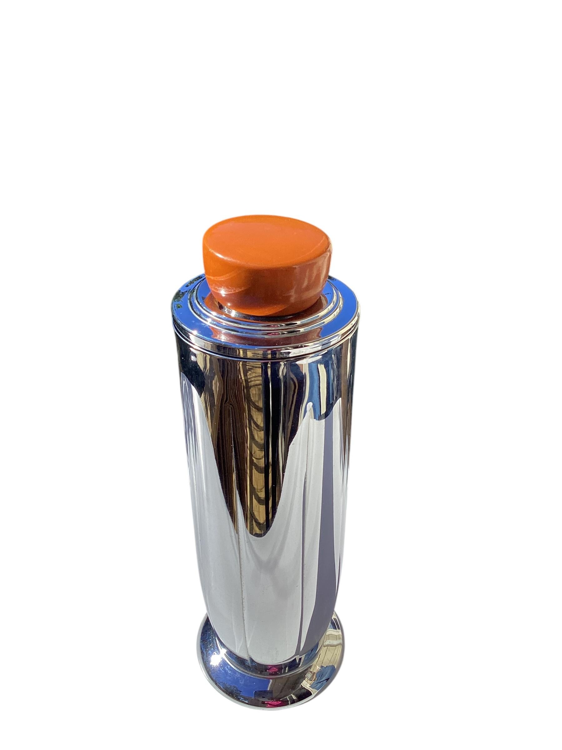 Coctelera y bandeja de servir Manning Bowman Art Decó de baquelita y cromo en venta 4