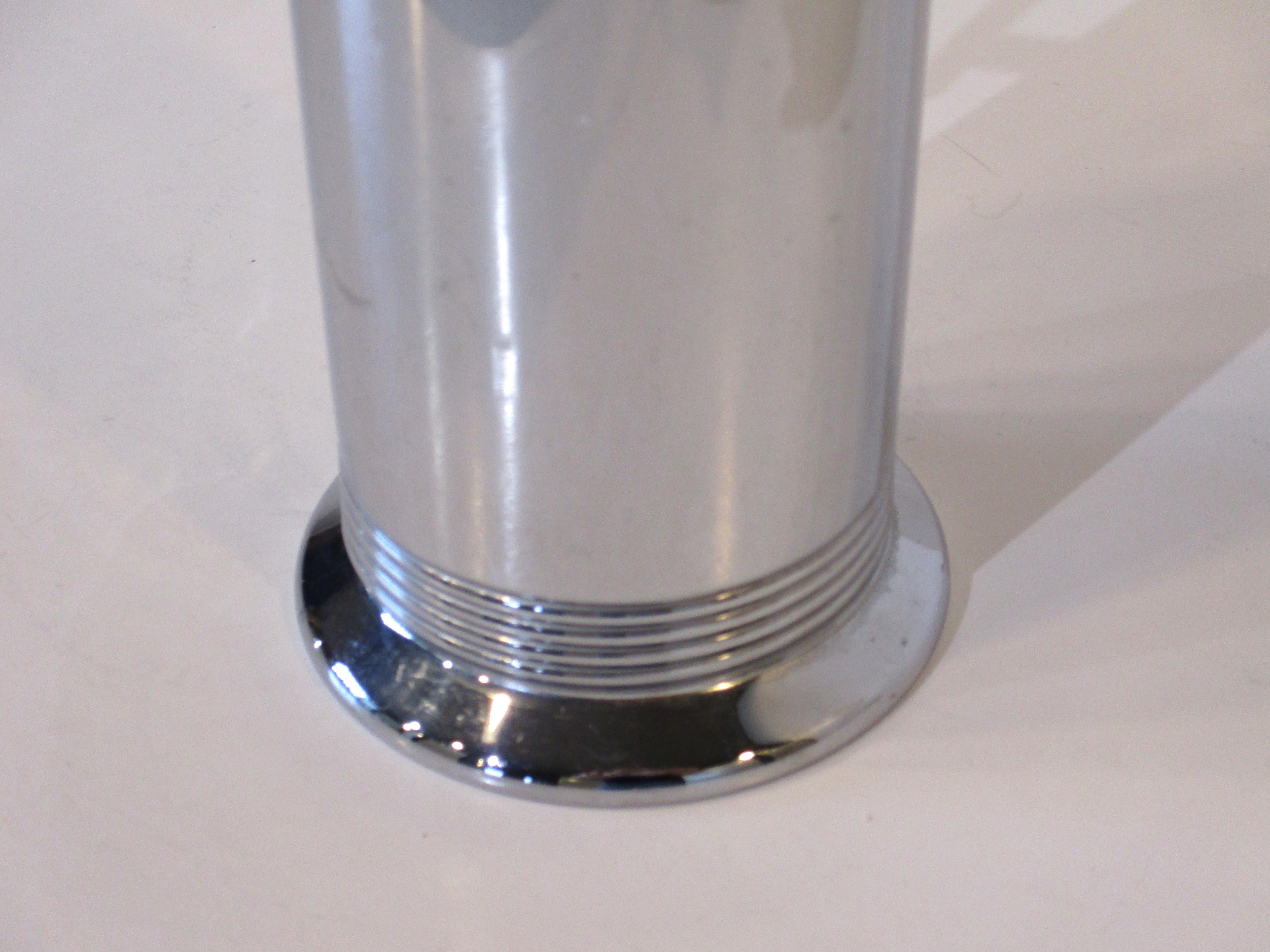 Manning Bowman Hotacold Cocktail Shaker in the Style of Art Deco In Good Condition In Cincinnati, OH