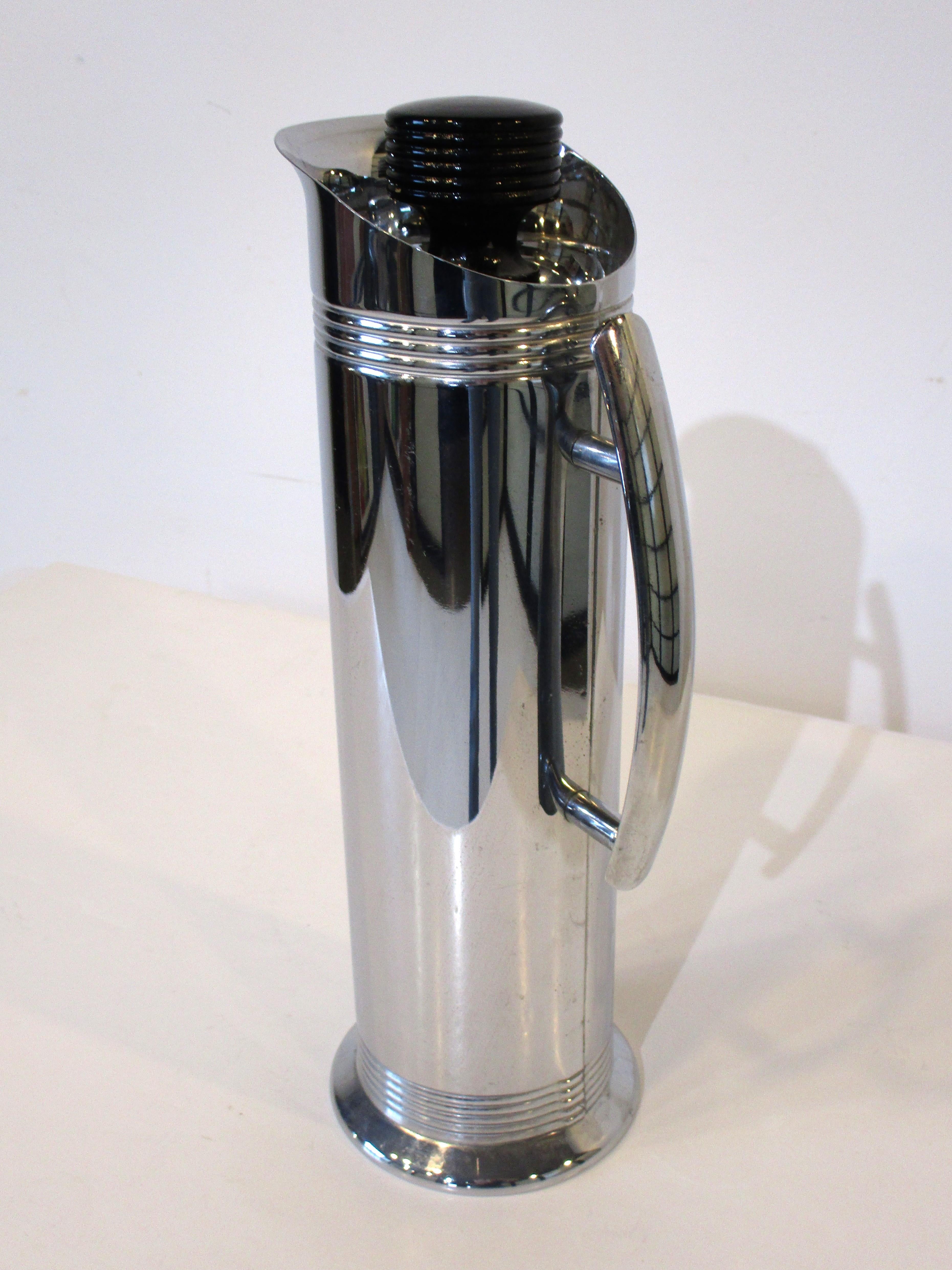 Manning Bowman Hotacold Cocktail Shaker in the Style of Art Deco  2