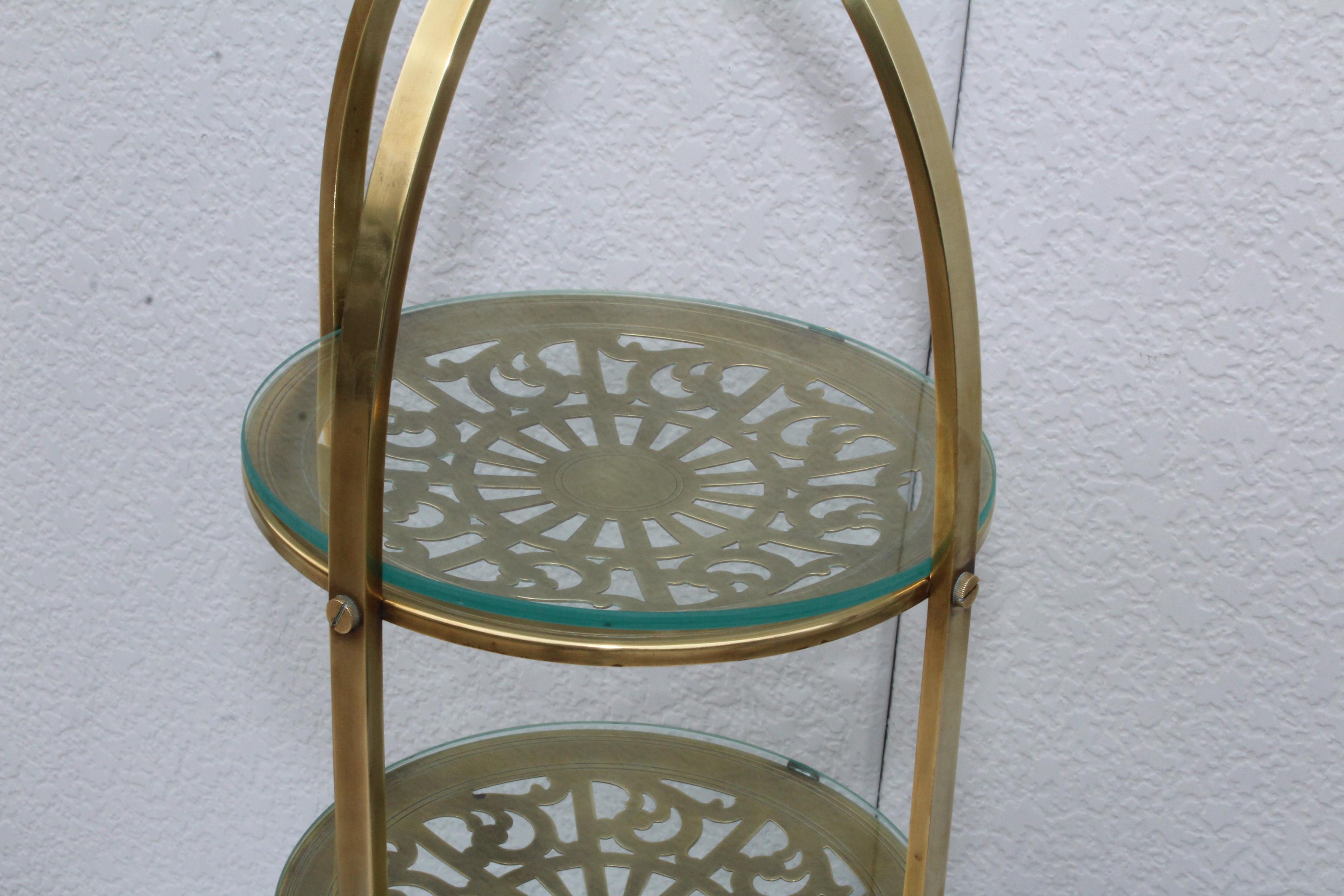 Manning Bowman Mid-Century Modern Brass Cake Stand For Sale 3