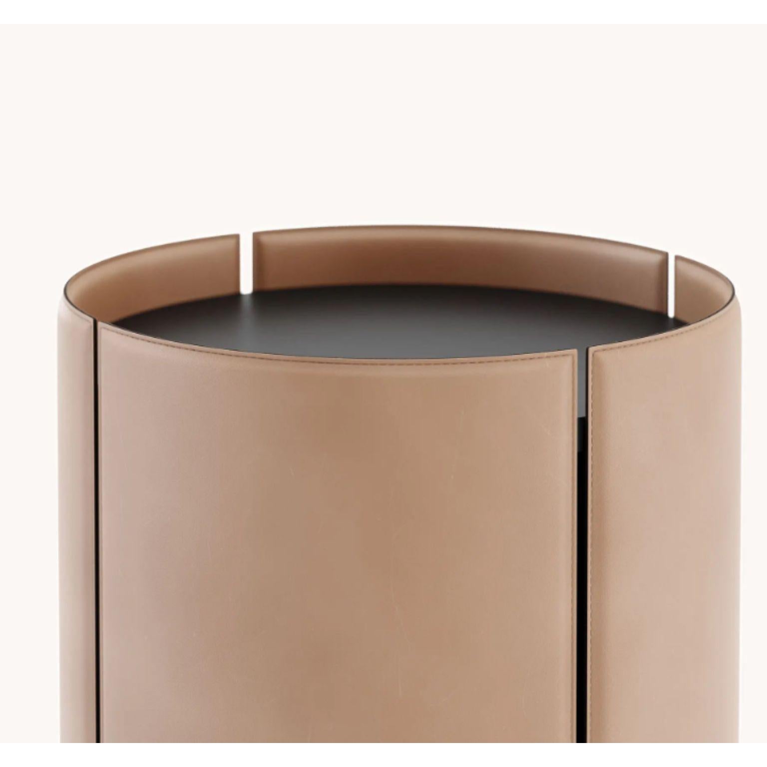Post-Modern Mano Side Table by Domkapa For Sale