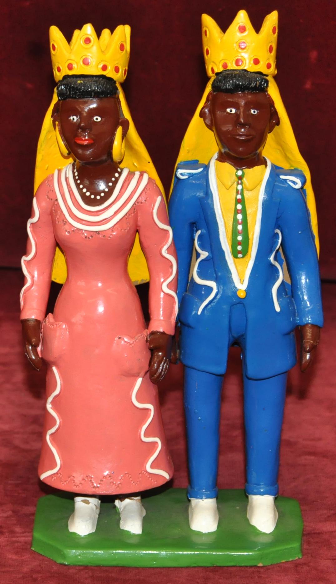 Maracatu - Conjunto de 15 figuras en barro policromado For Sale 12