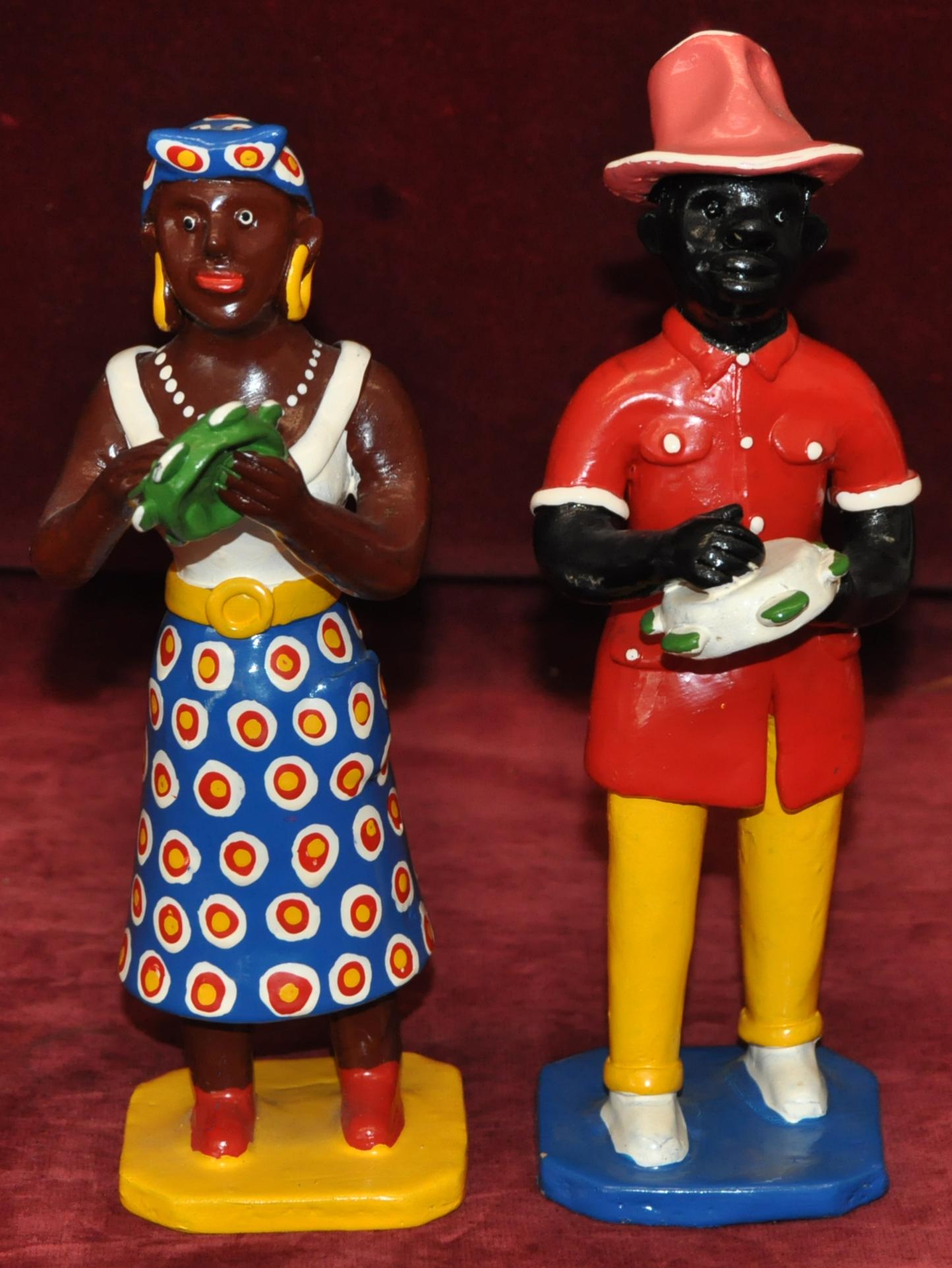 Maracatu - Conjunto de 15 figuras en barro policromado For Sale 4