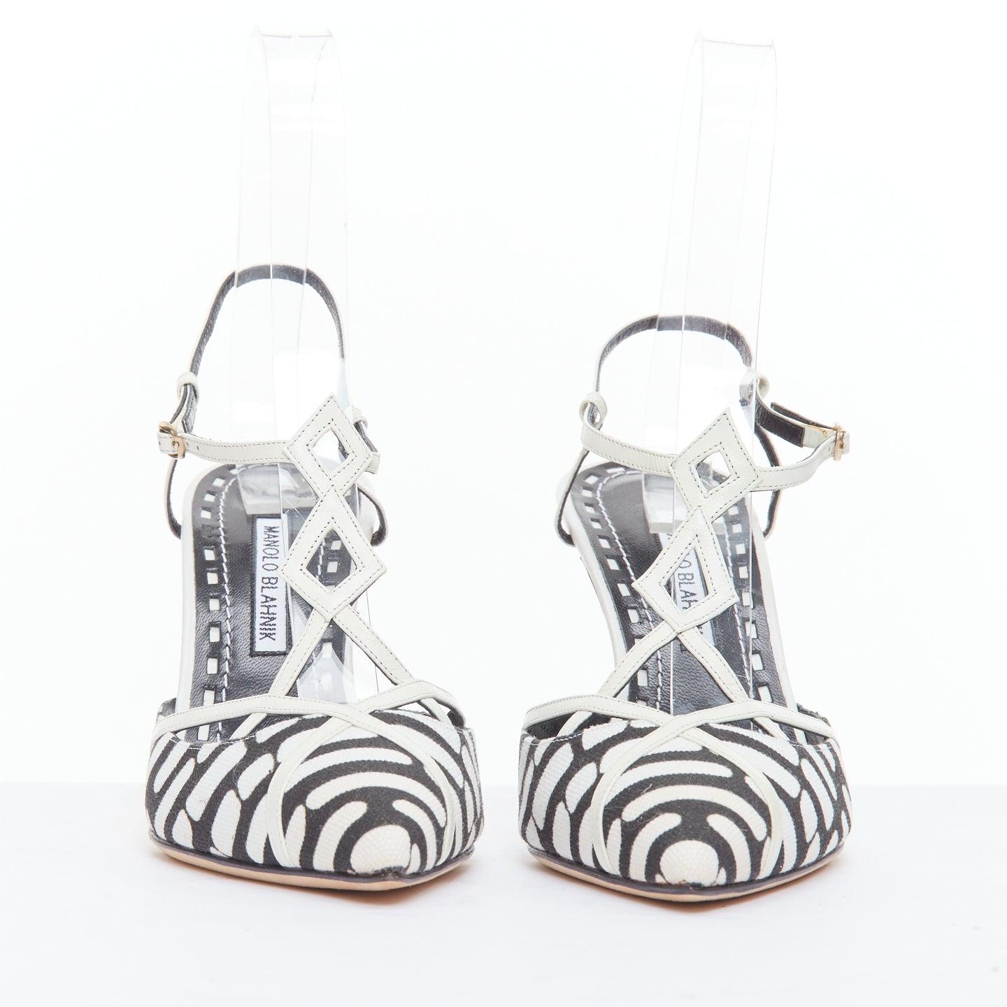 MANOLO BLAHNIK 2016 negro blanco lienzo cuero adorno tacones de tiras EU39.5 Gris en venta