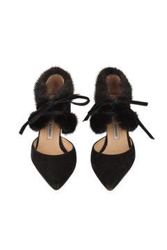 Bombas de tacón de gatito de ante con ribete de piel de visón de los años 90 de Manolo Blahnik