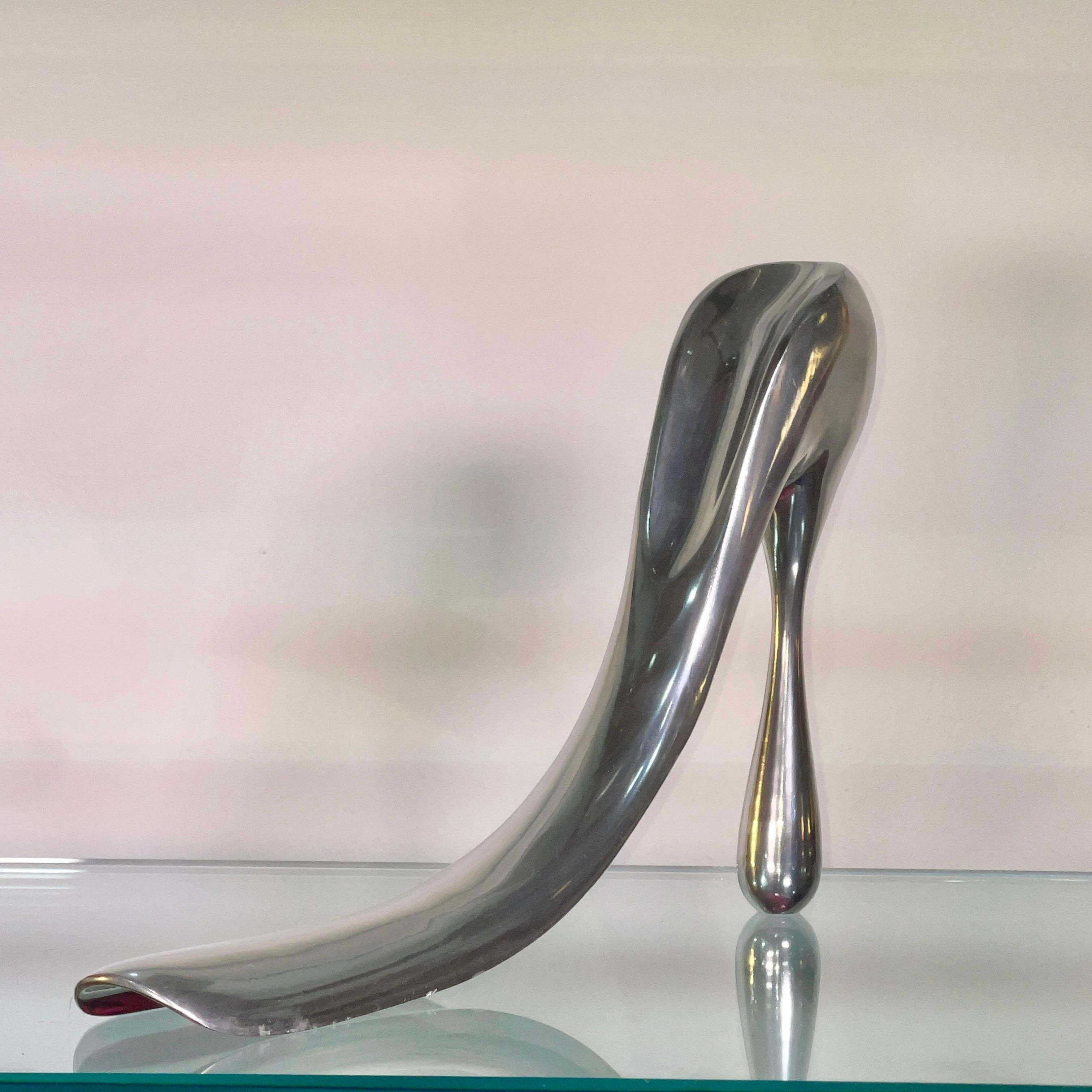 Manolo Blahnik Aluminium-Schuhanzieher, Jubiläumsausgabe 2004 (Poliert) im Angebot