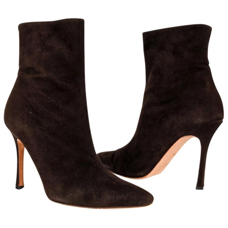 Manolo Blahnik Ankle Boot Buttery Soft Chocolate Suede 36.5  / 6.5 For Sale