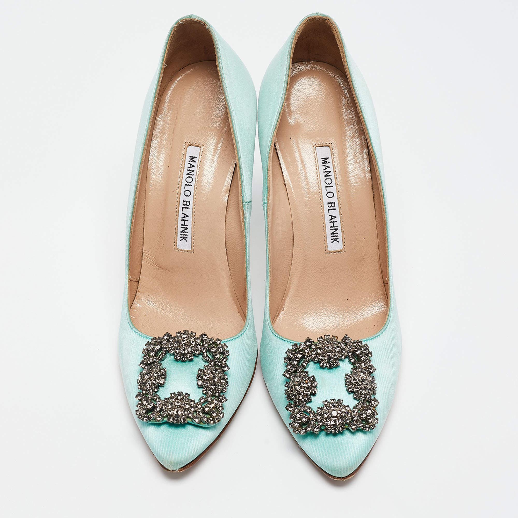 Blu Manolo Blahnik Pumps Hangisi in raso blu acqua misura 38