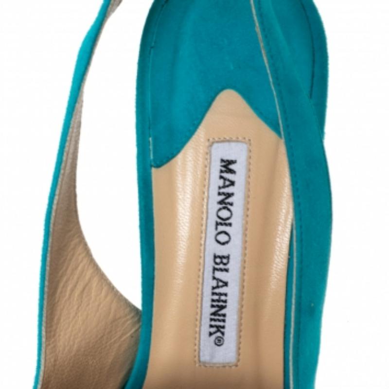 Bleu Manolo Blahnik - Sandales à bride arrière en daim bleu aqua, taille 37 en vente