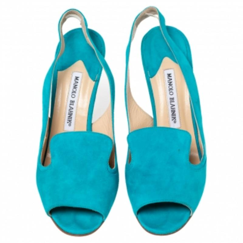 Manolo Blahnik - Sandales à bride arrière en daim bleu aqua, taille 37 en vente 2