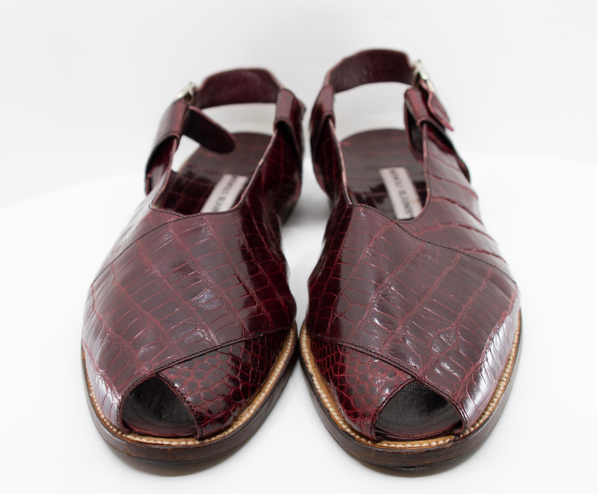 Manolo Blahnik, Aubergine Alligator Open Toe Sandal, Estate of André Leon Talley In Excellent Condition For Sale In Kingston, NY
