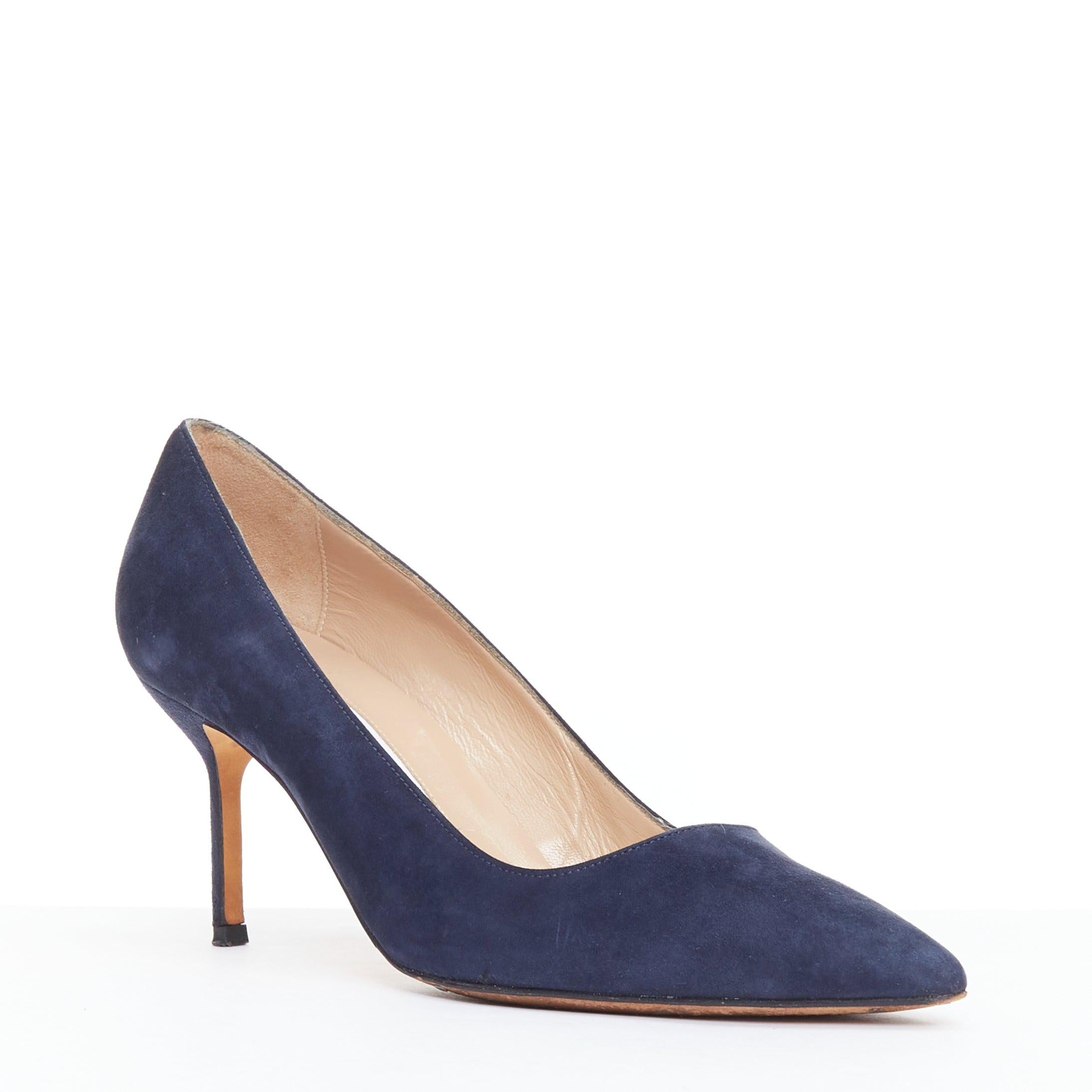 MANOLO BLAHNIK BB 70 navy suede leather point toe pumps EU36.5
Reference: KYCG/A00107
Brand: Manolo Blahnik
Model: BB 70
Material: Suede
Color: Navy
Pattern: Solid
Closure: Slip On
Lining: Nude Leather
Made in: Italy

CONDITION:
Condition: Good,