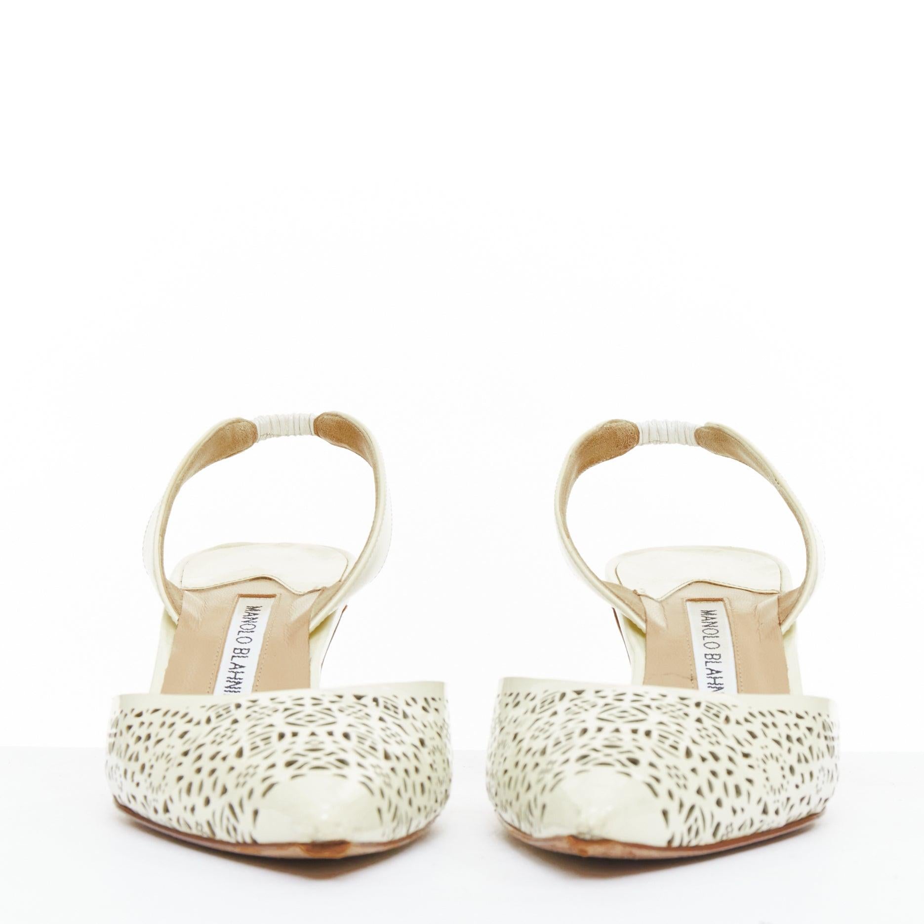 Manolo Blahnik BB70 escarpin en cuir verni crème à découpe laser EU39 État moyen - En vente à Hong Kong, NT