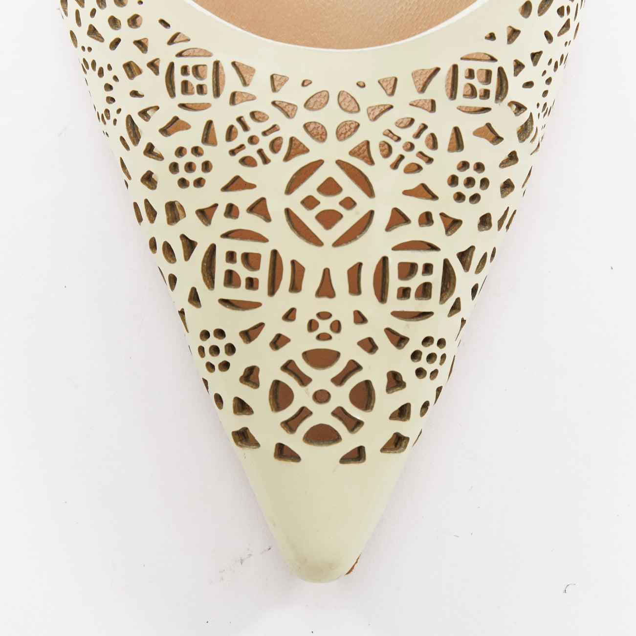 Manolo Blahnik BB70 escarpin en cuir verni crème à découpe laser EU39 en vente 2