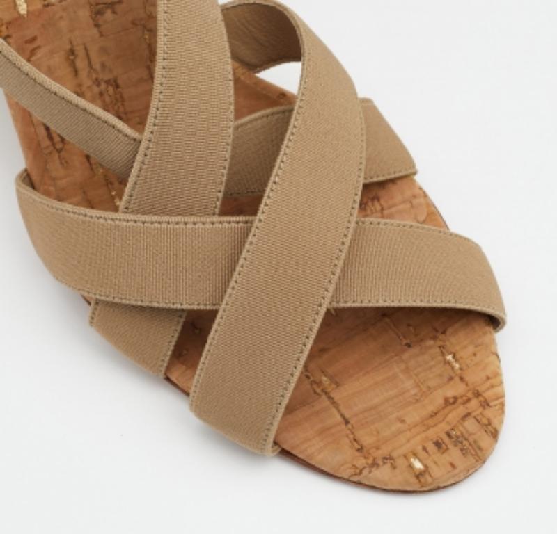 Manolo Blahnik Beige Grosgrain Slingback Sandals Size 37.5 For Sale 2