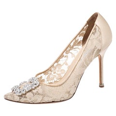 Manolo Blahnik Beige Lace and Satin Hangisi Pointed Toe Pumps Size 39.5