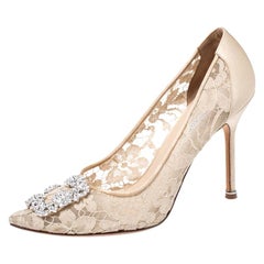 Manolo Blahnik Beige Lace and Satin Hangisi Pointed Toe Pumps Size 39.5