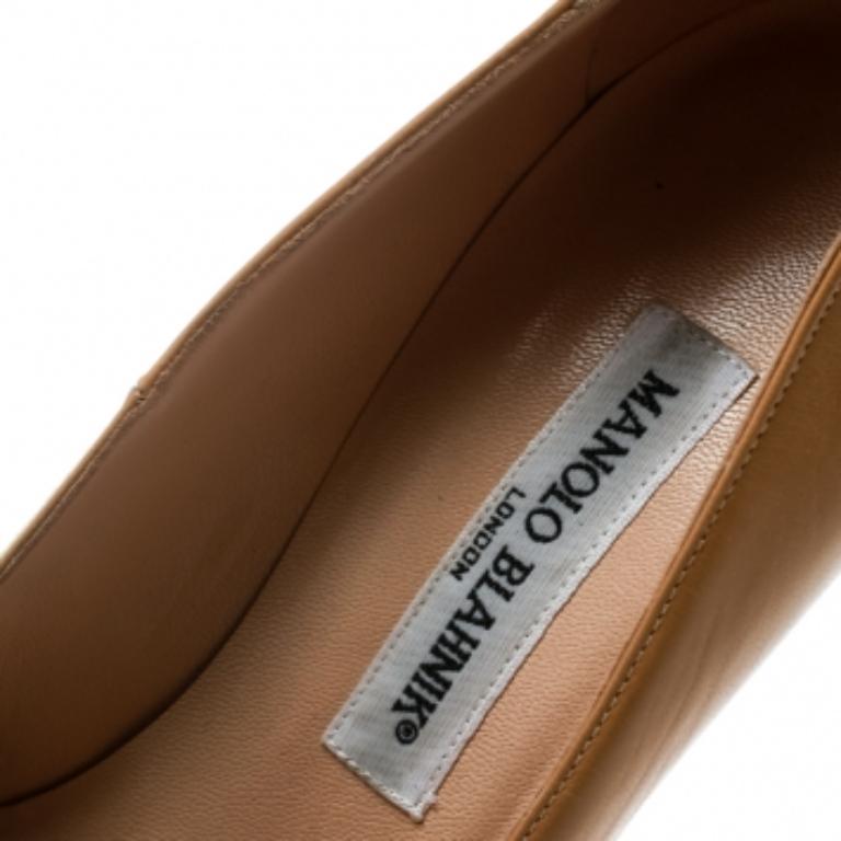 Beige Manolo Blahnik Escarpins BB en cuir beige Taille 38.5 en vente