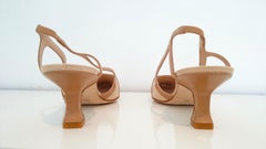 Manolo Blahnik Beige Leather Heels. NEW. Size 40