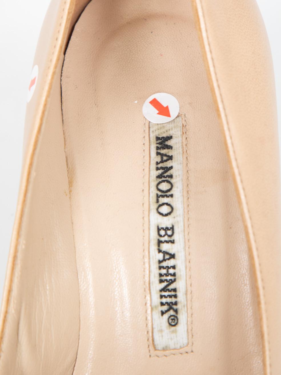 Manolo Blahnik Escarpins pointus en cuir beige Taille IT 35 en vente 2