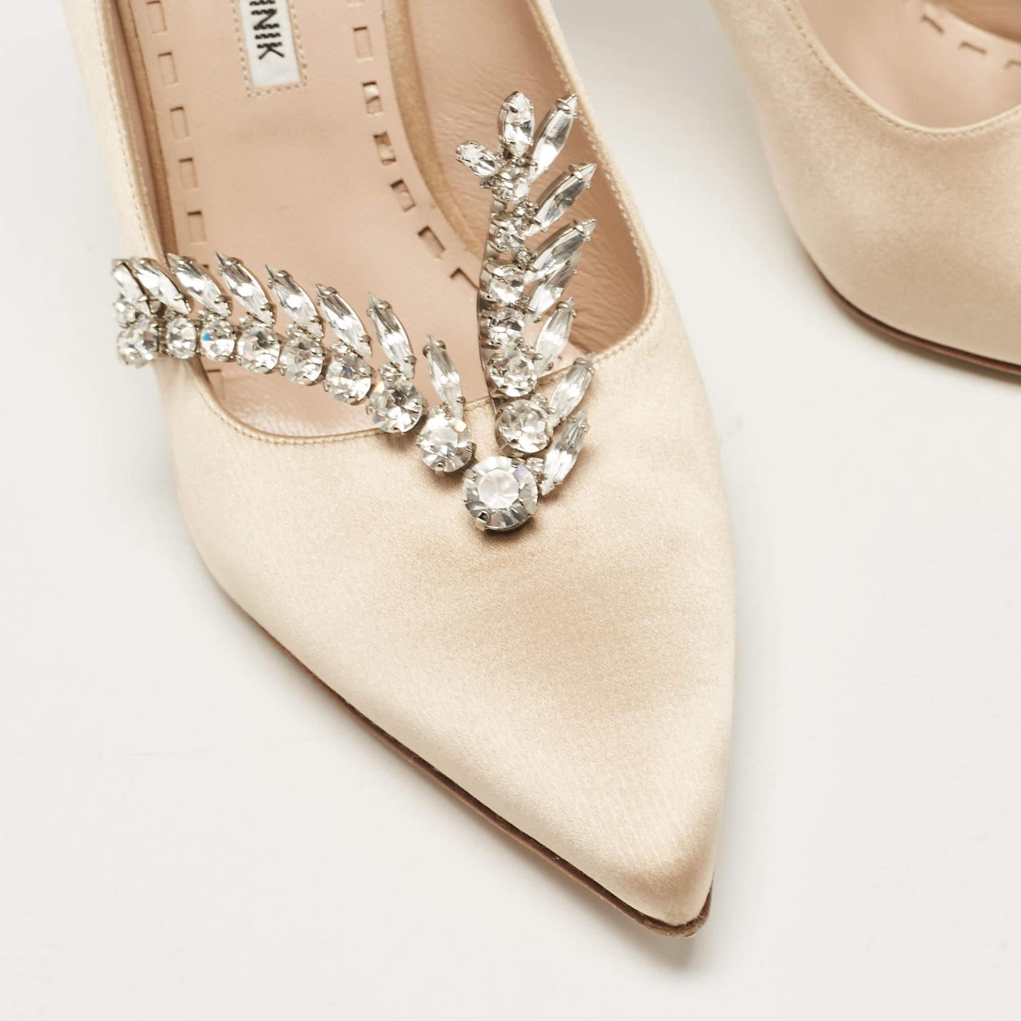Manolo Blahnik Nadira Beige Satin Nadira Pumps Größe 40 im Angebot 3