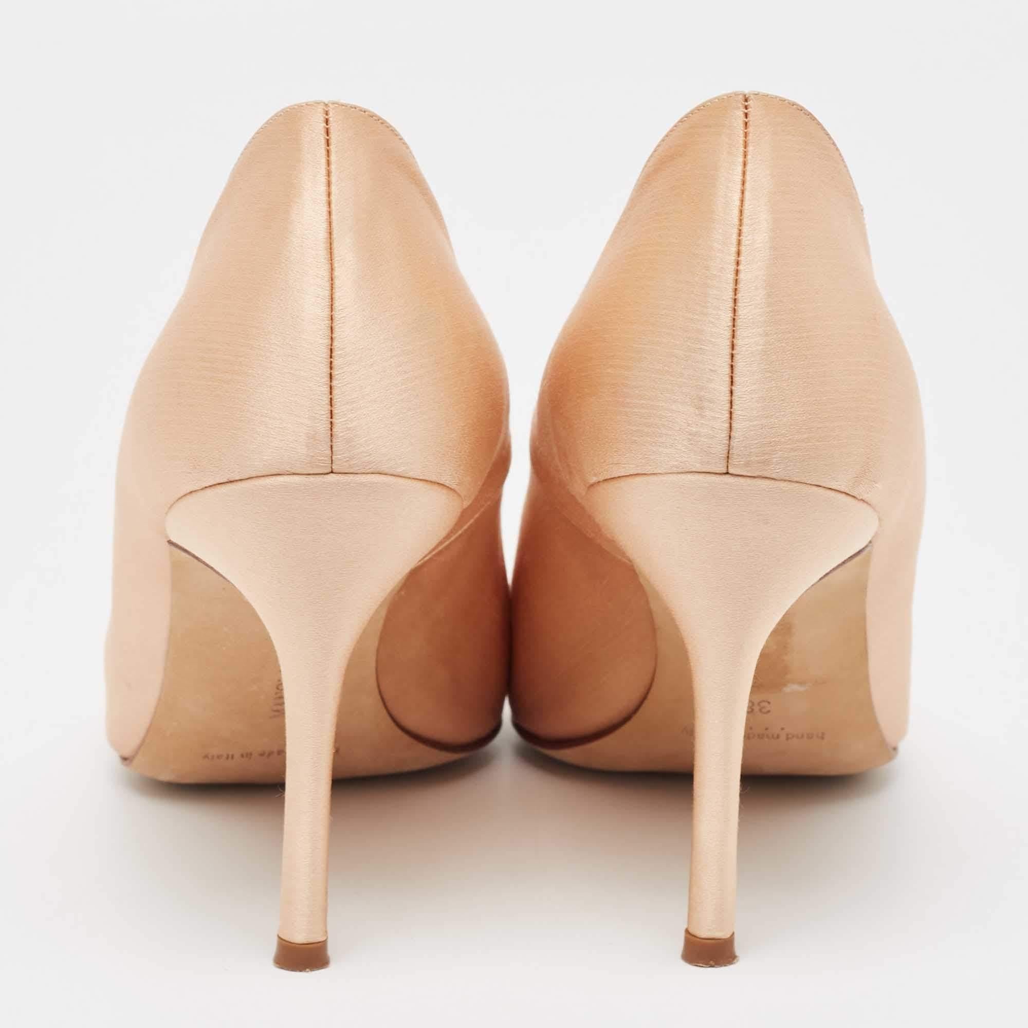 Manolo Blahnik Beige Satin Pearl Embellished Pumps Size 38 1
