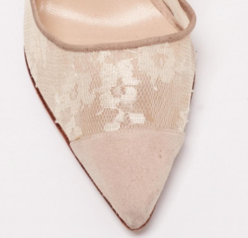 Manolo Blahnik Beige Suede and Lace Pointed-Toe Pumps Size 40 For Sale 2