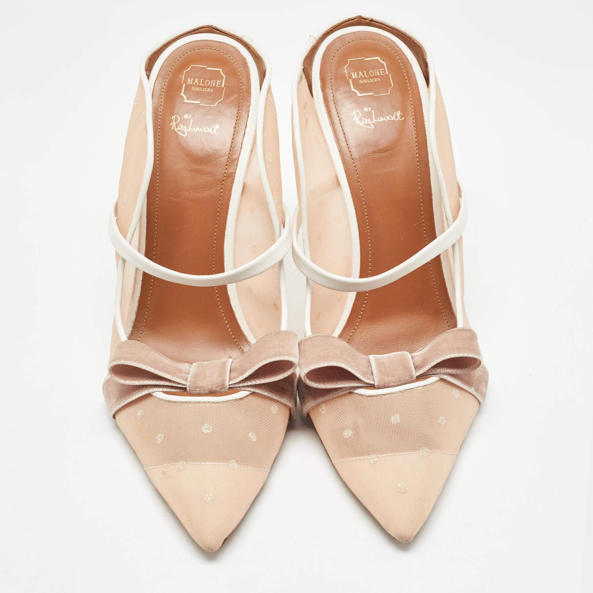 Manolo Blahnik Beige/White Mesh and Leather Marguerite Mules Size 41 In Fair Condition In Dubai, Al Qouz 2