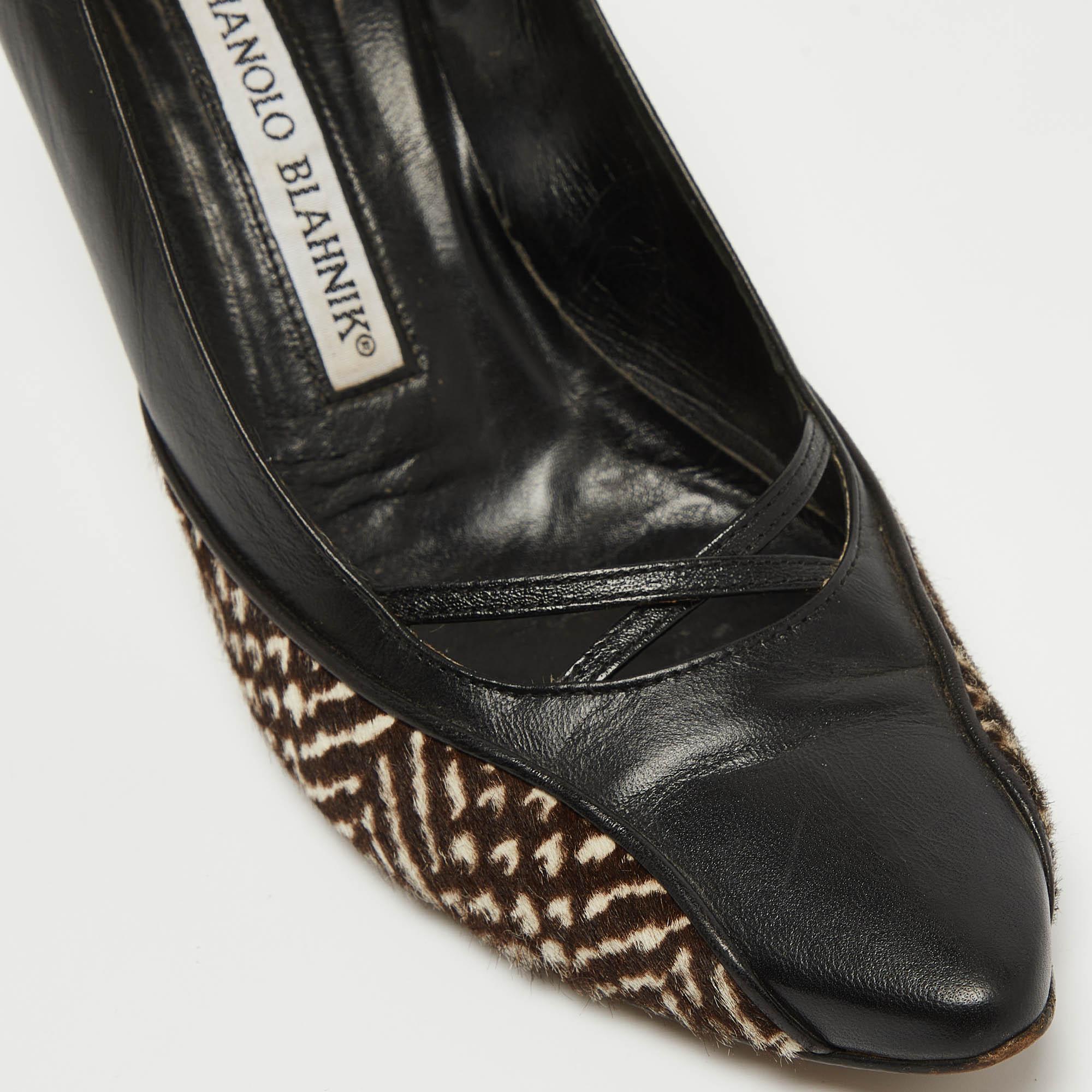 Manolo Blahnik Black/Brown Leather and Calf Hair Almond Toe Pumps Size 37 For Sale 3