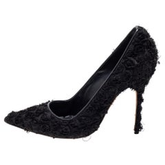 Used Manolo Blahnik Black Floral Fabric Pointed Toe Pumps Size 39