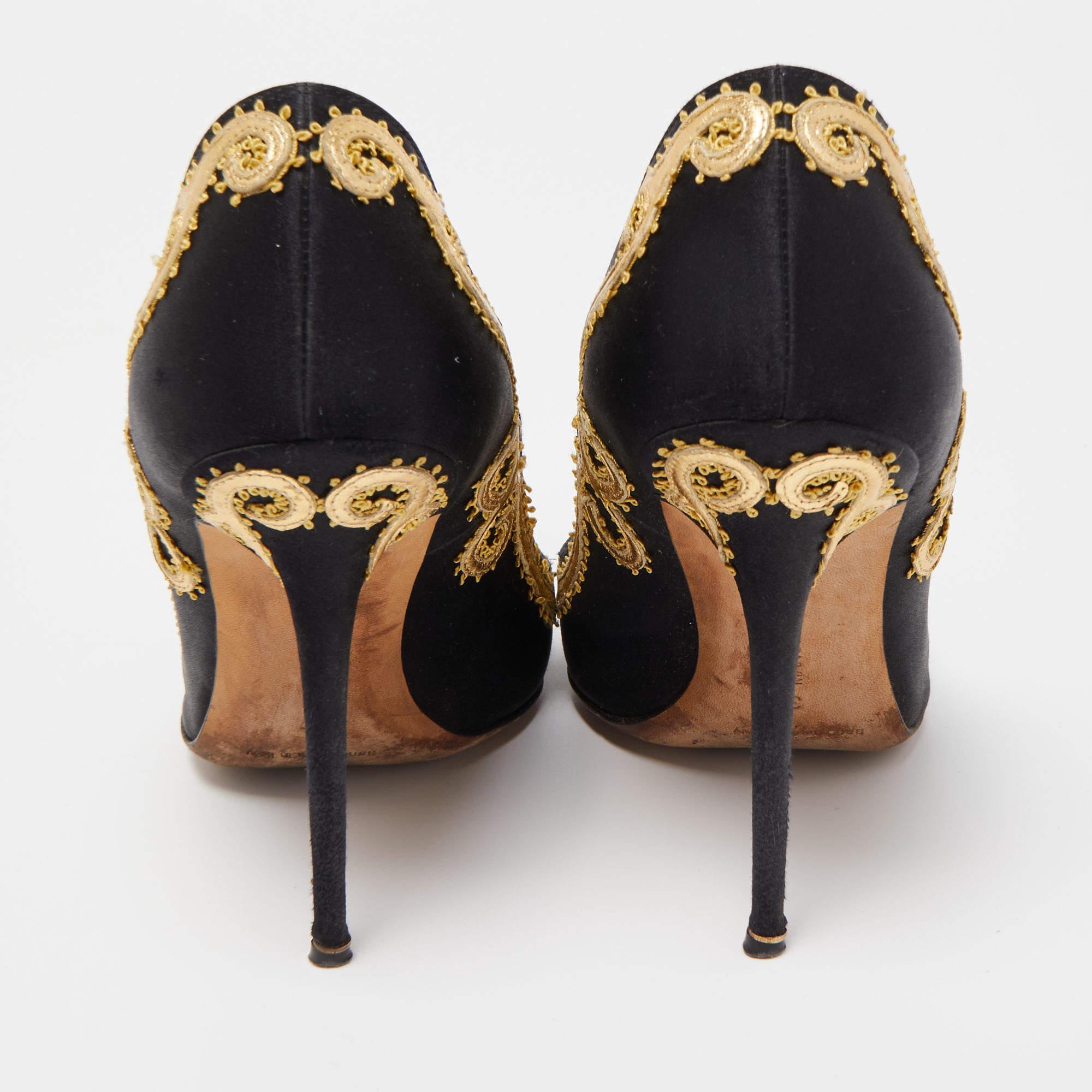 Manolo Blahnik Schwarz/Gold Satin und Leder bestickte Pumps Größe 37 4
