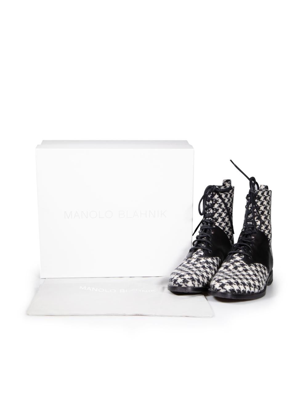 Manolo Blahnik Black Houndstooth Ywov Ankle Boots Size IT 40 For Sale 3