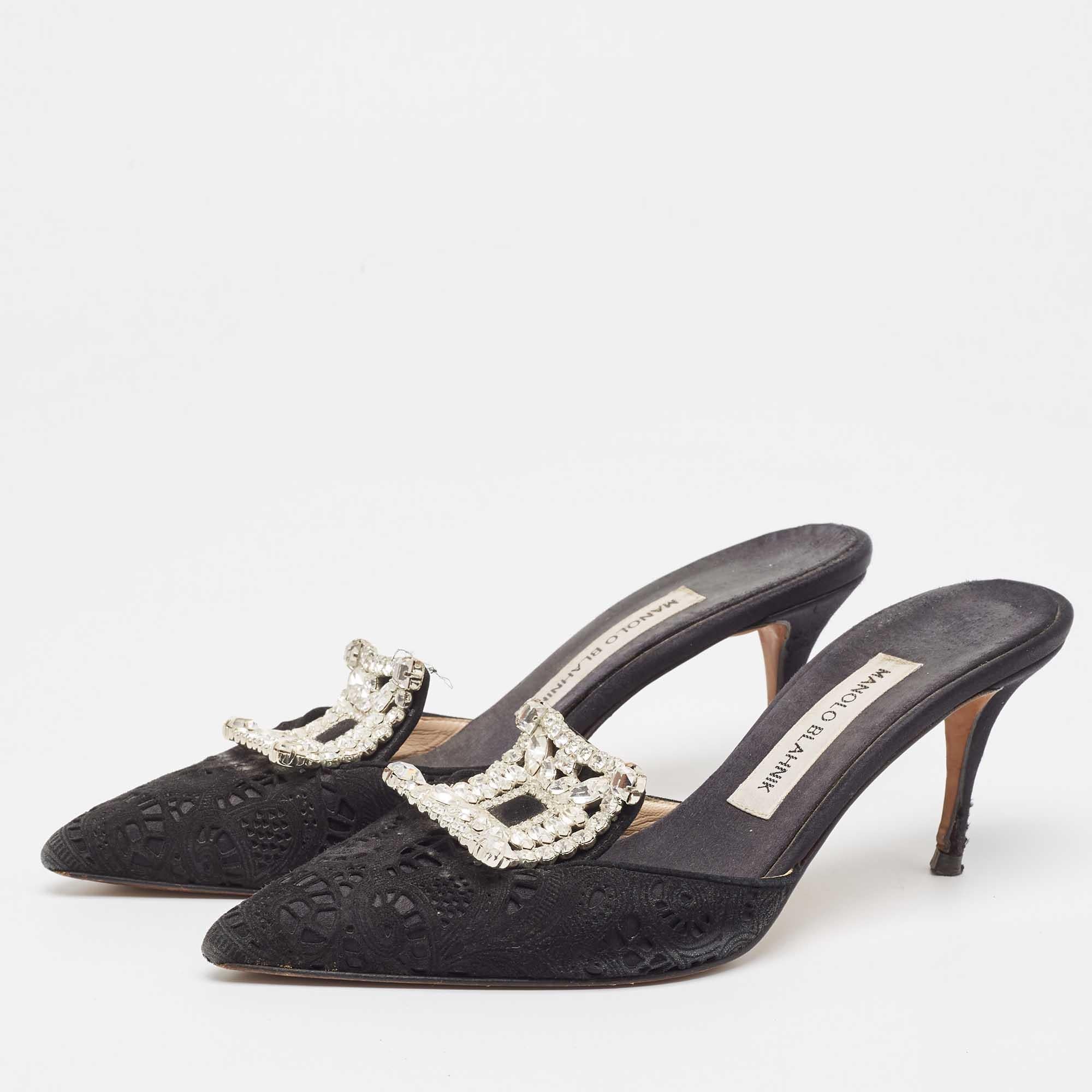 Wonderfully crafted shoes added with notable elements to fit well and pair perfectly with all your plans. Make these designer mules yours today