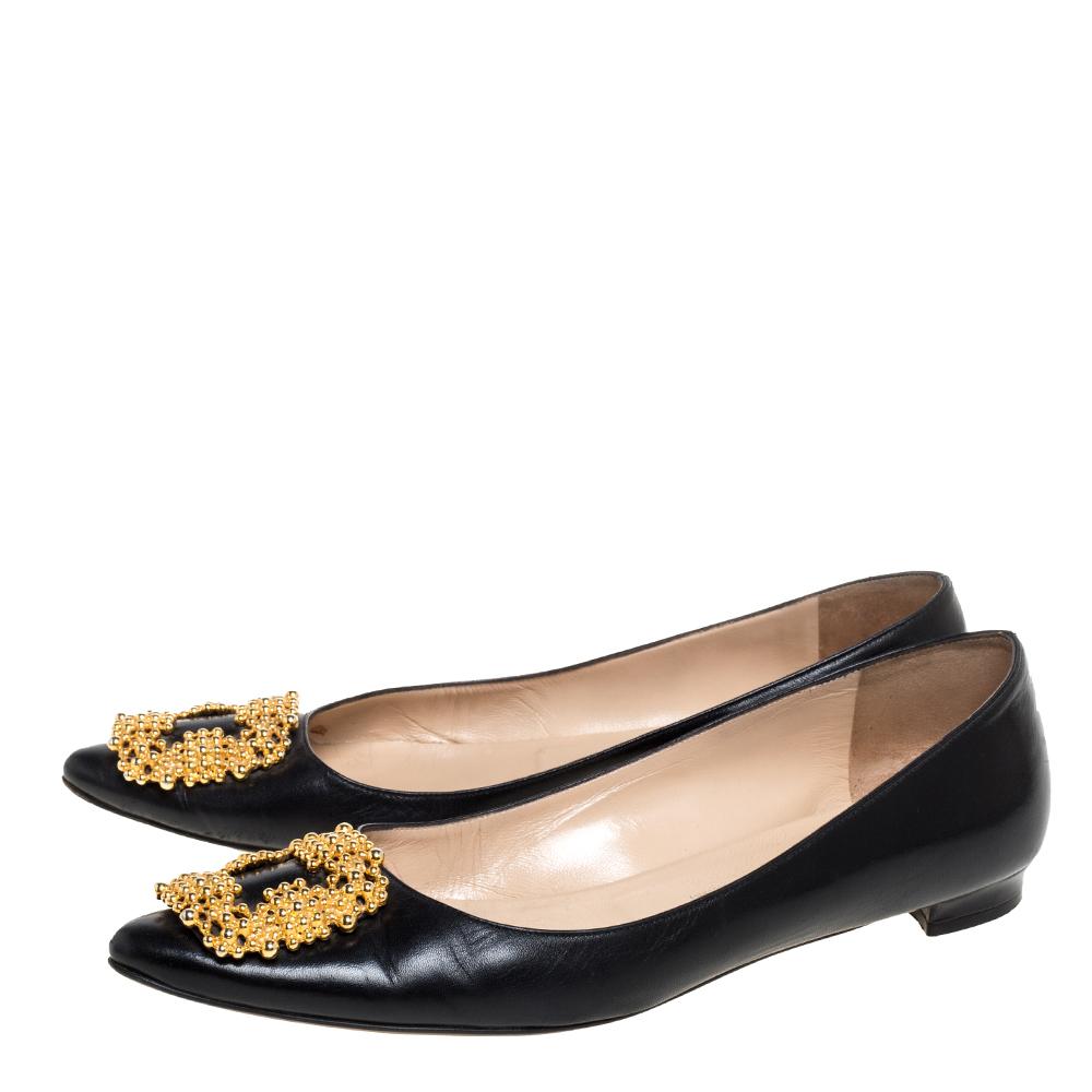 Manolo Blahnik Black Leather Hangisi Embellished Ballet Flats Size 39.5 In Good Condition In Dubai, Al Qouz 2