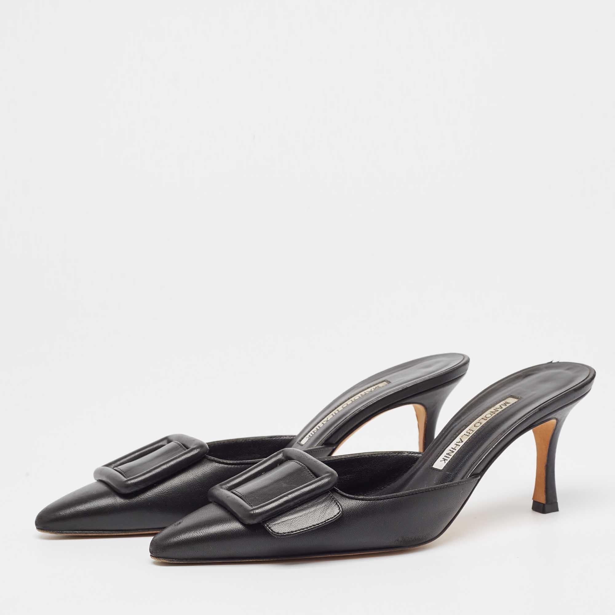 A perfect blend of luxury, style, and comfort, these designer mules are made using quality materials and frame your feet in the most elegant way. They can be paired with a host of outfits from your wardrobe. 
