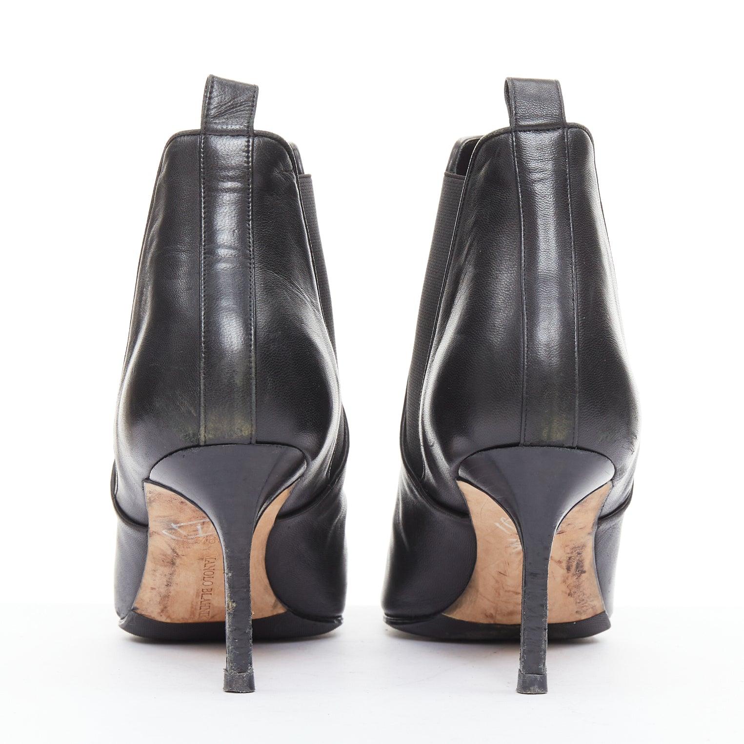 De las mujeres MANOLO BLAHNIK black leather pointy toe ankle boot heels EU39.5 en venta