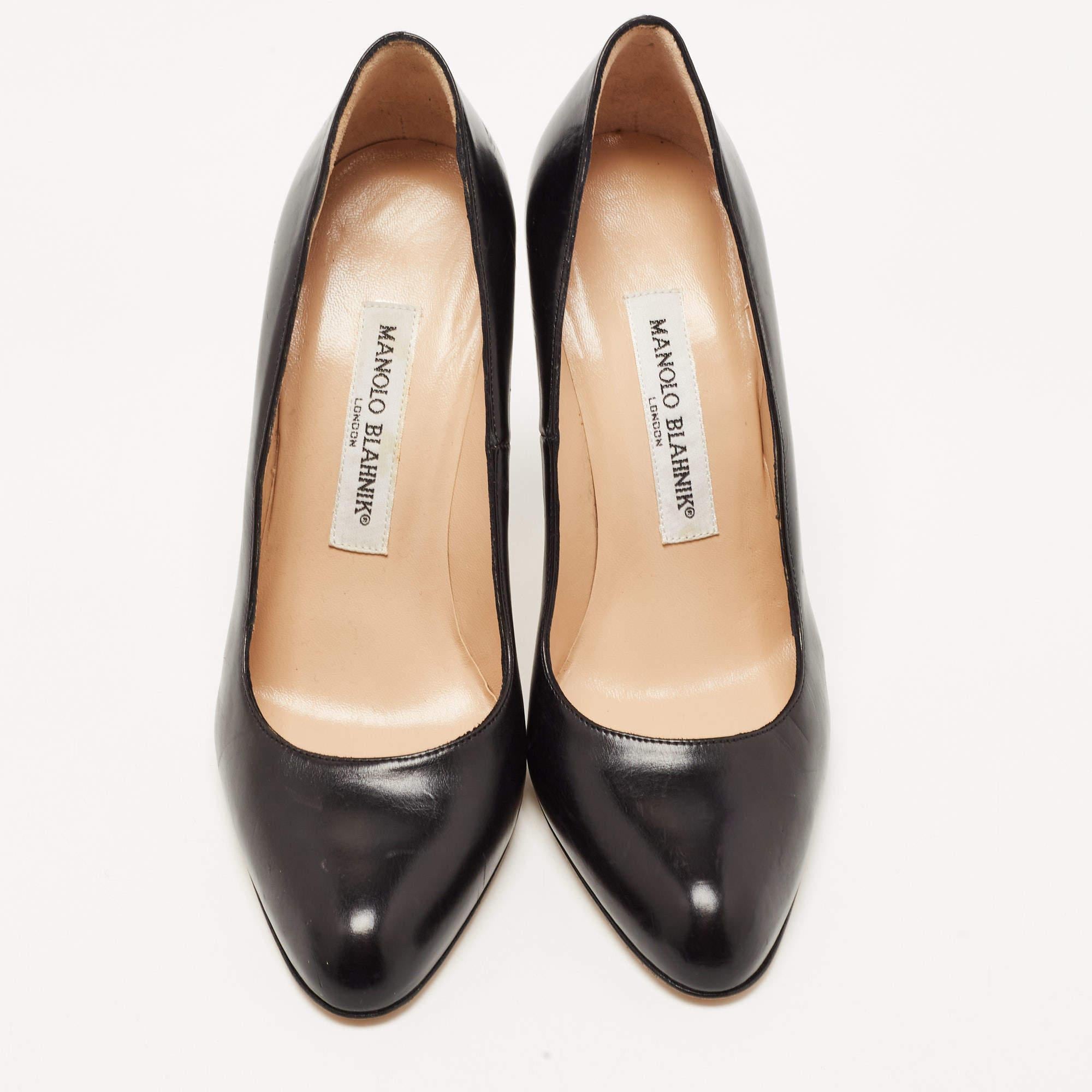 There are some shoes that stand the test of time and fashion cycles, these timeless Manolo Blahnik pumps are classics that will last you season after season. Crafted from leather in a black shade, they are designed with sleek cuts, almond-toes, and