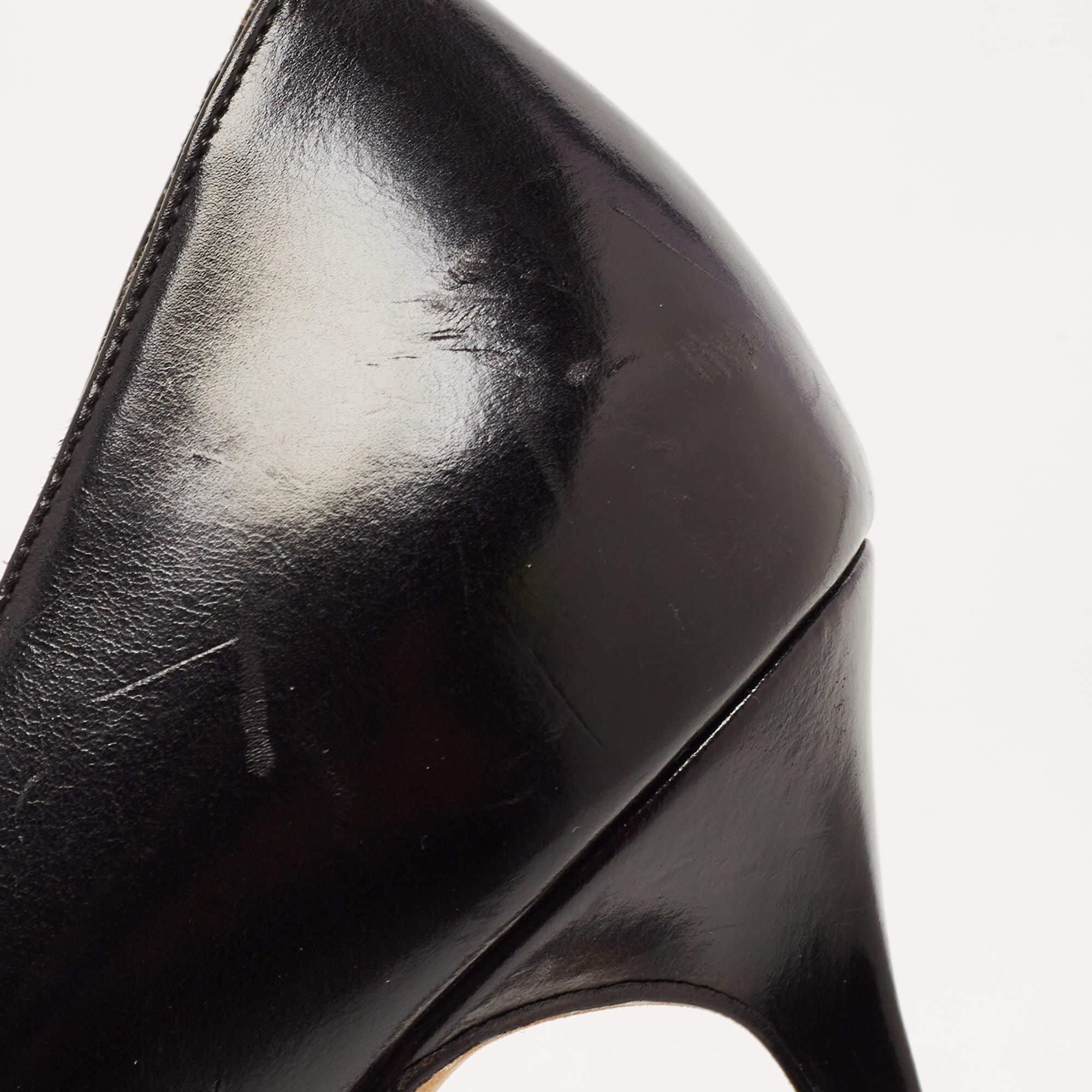 Manolo Blahnik Black Leather Round Toe Pumps Size 36 3