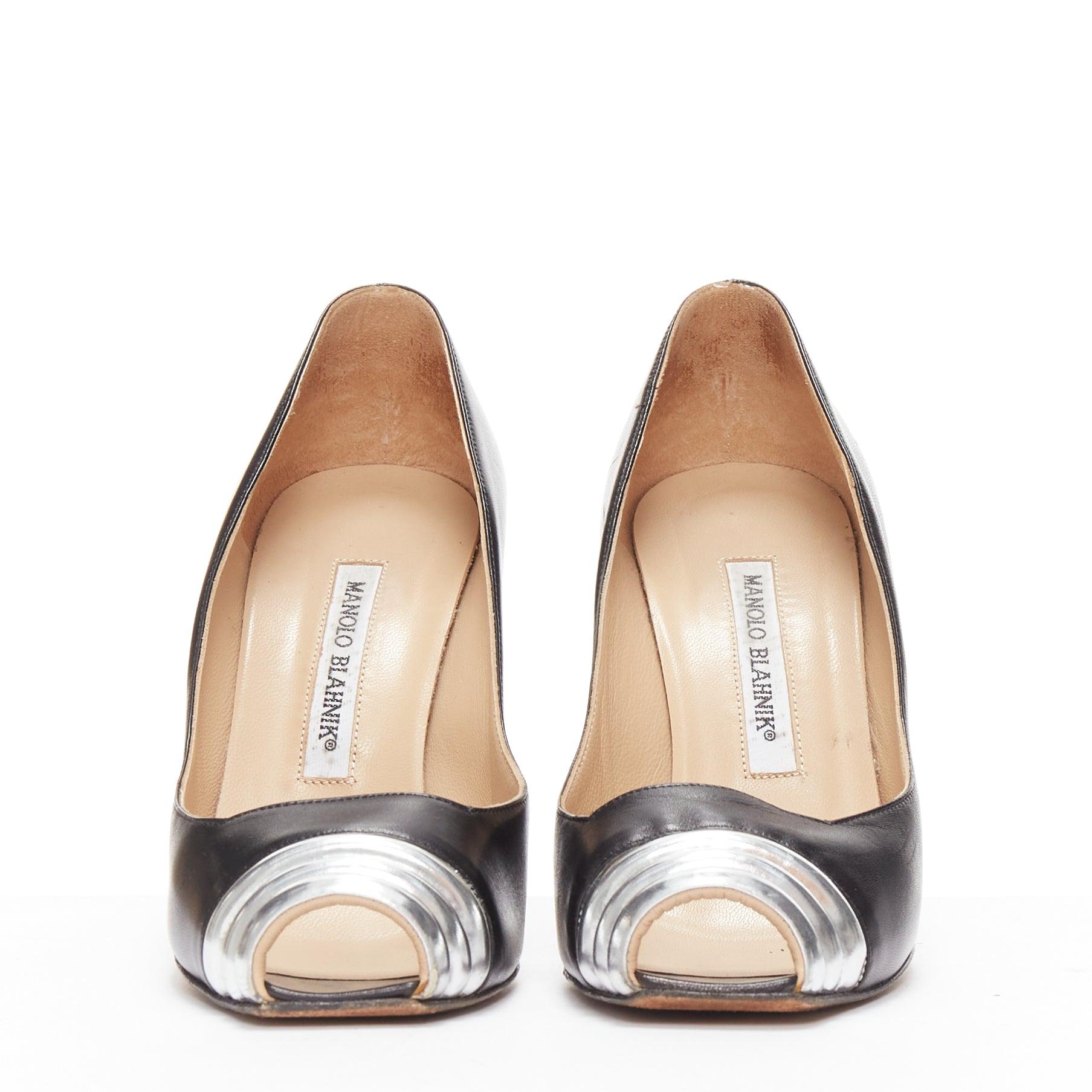 Gray MANOLO BLAHNIK black leather silver quilted blunt peep toe pumps EU37 For Sale