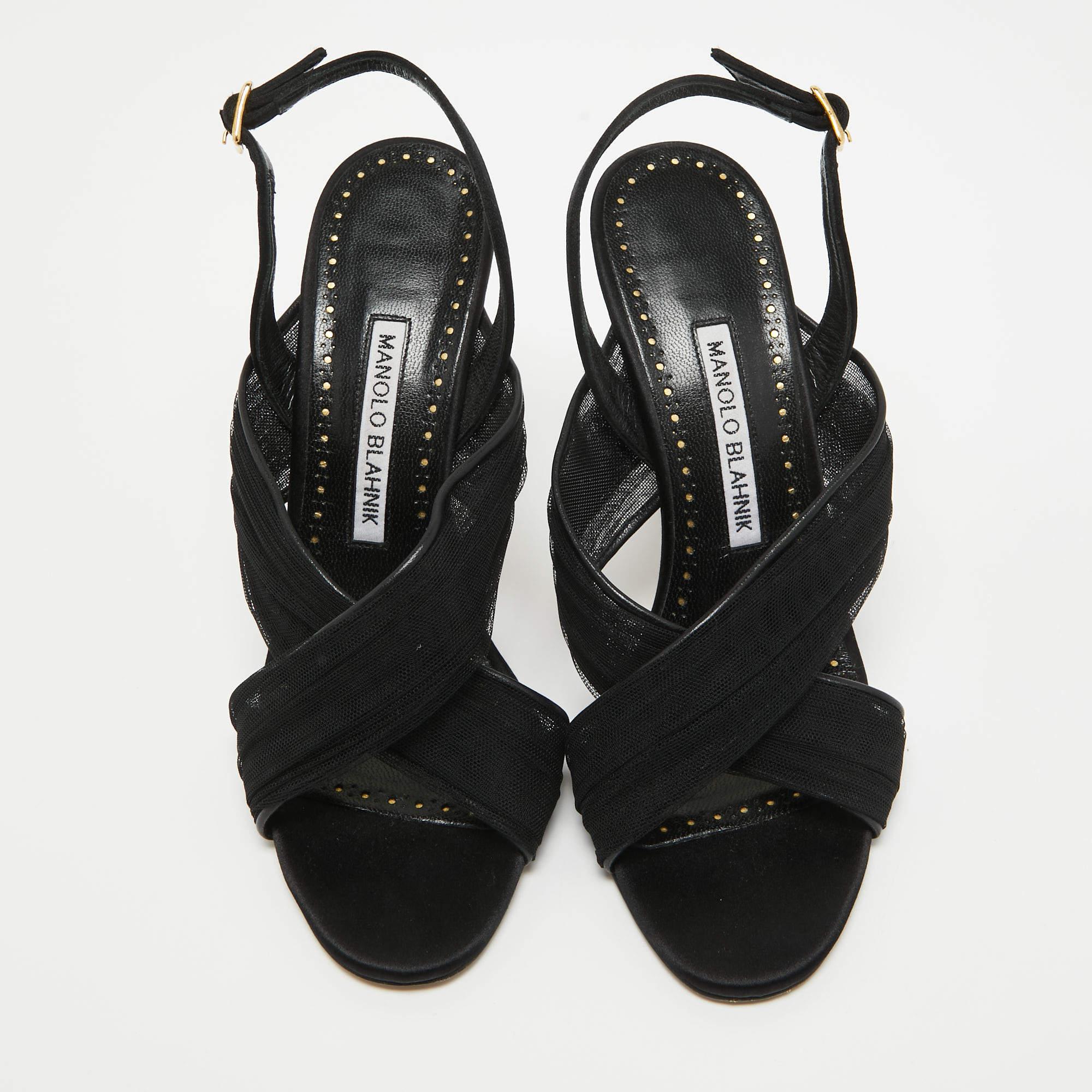 Manolo Blahnik Black Mesh and Leather Slingback Sandals Size 37 In Good Condition For Sale In Dubai, Al Qouz 2