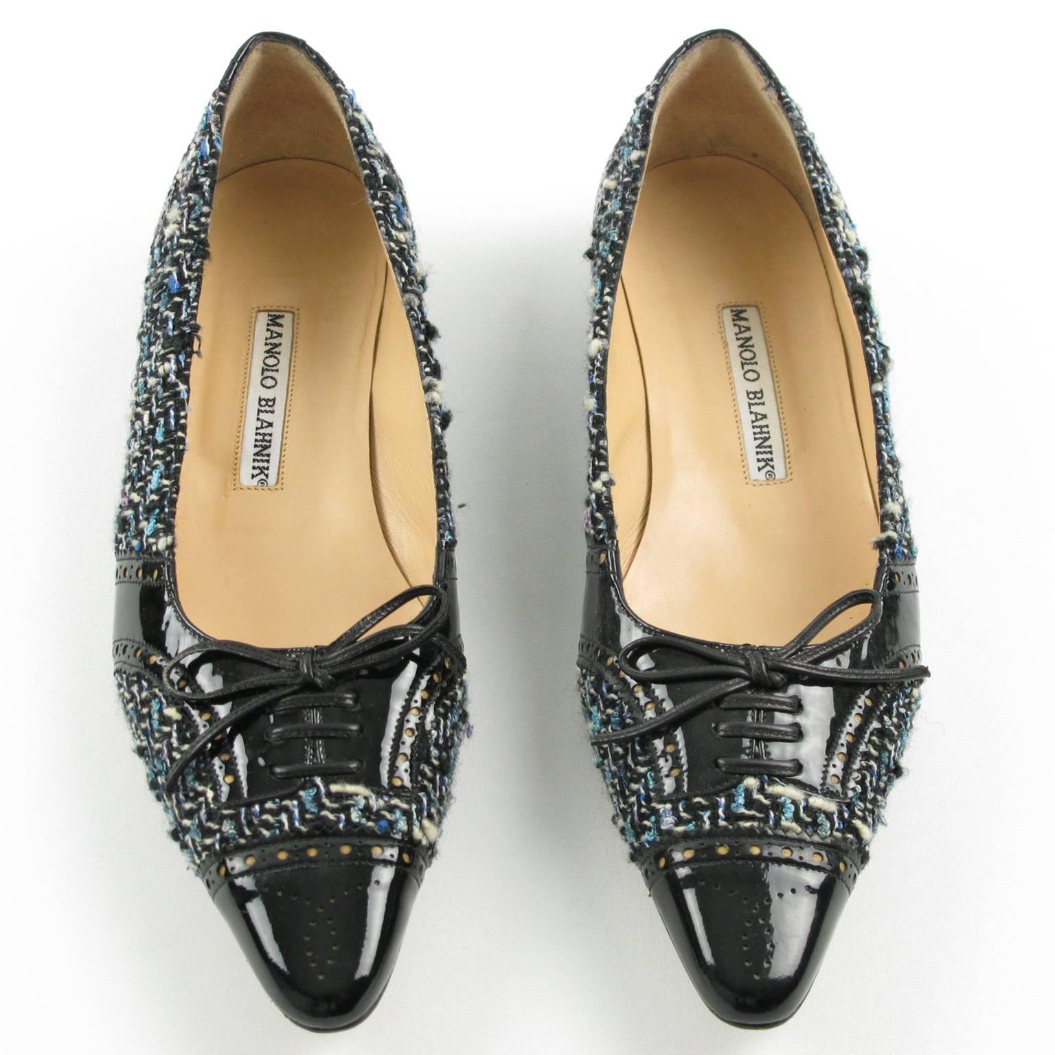 Manolo Blahnik Black Patent Leather and Tweed Fabric Flats Shoes Size 37.5 / 7.5 In Excellent Condition In Atlanta, GA