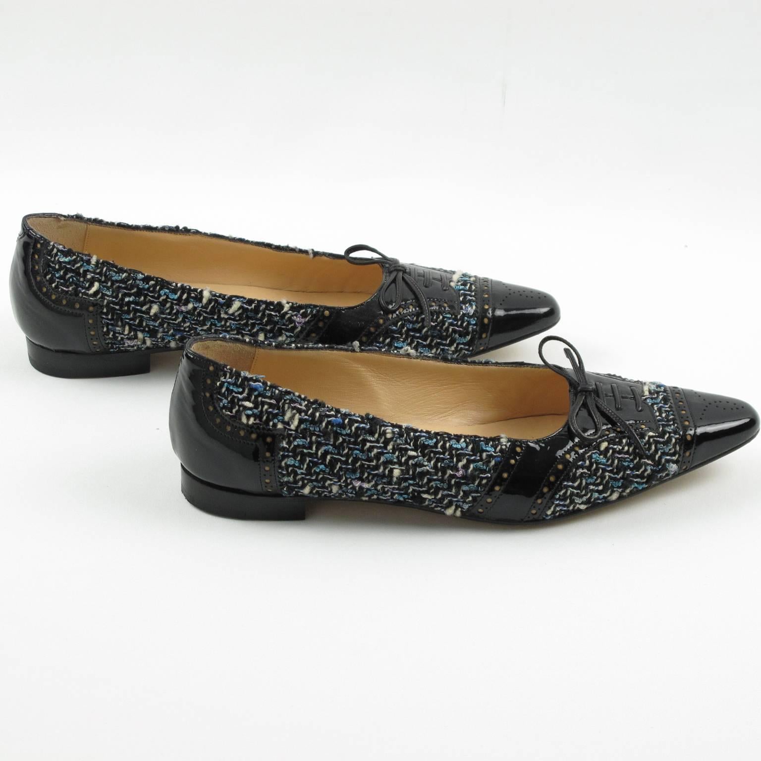 Women's Manolo Blahnik Black Patent Leather and Tweed Fabric Flats Shoes Size 37.5 / 7.5