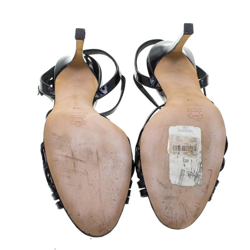 Manolo Blahnik Black Patent Leather Cut Out T Strap Sandals Size 42 2