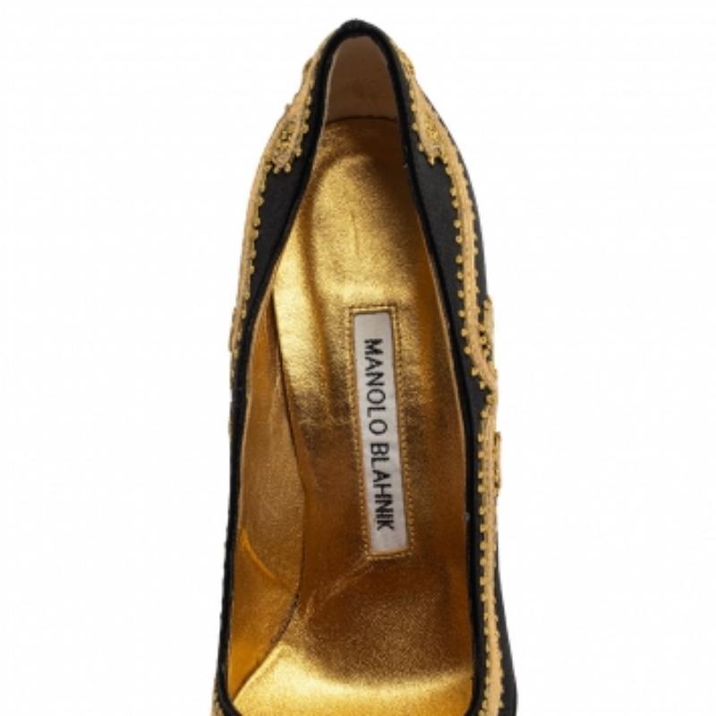 Manolo Blahnik Black Satin Embroidered Pointed Toe Pumps Size 34.5 For Sale 3