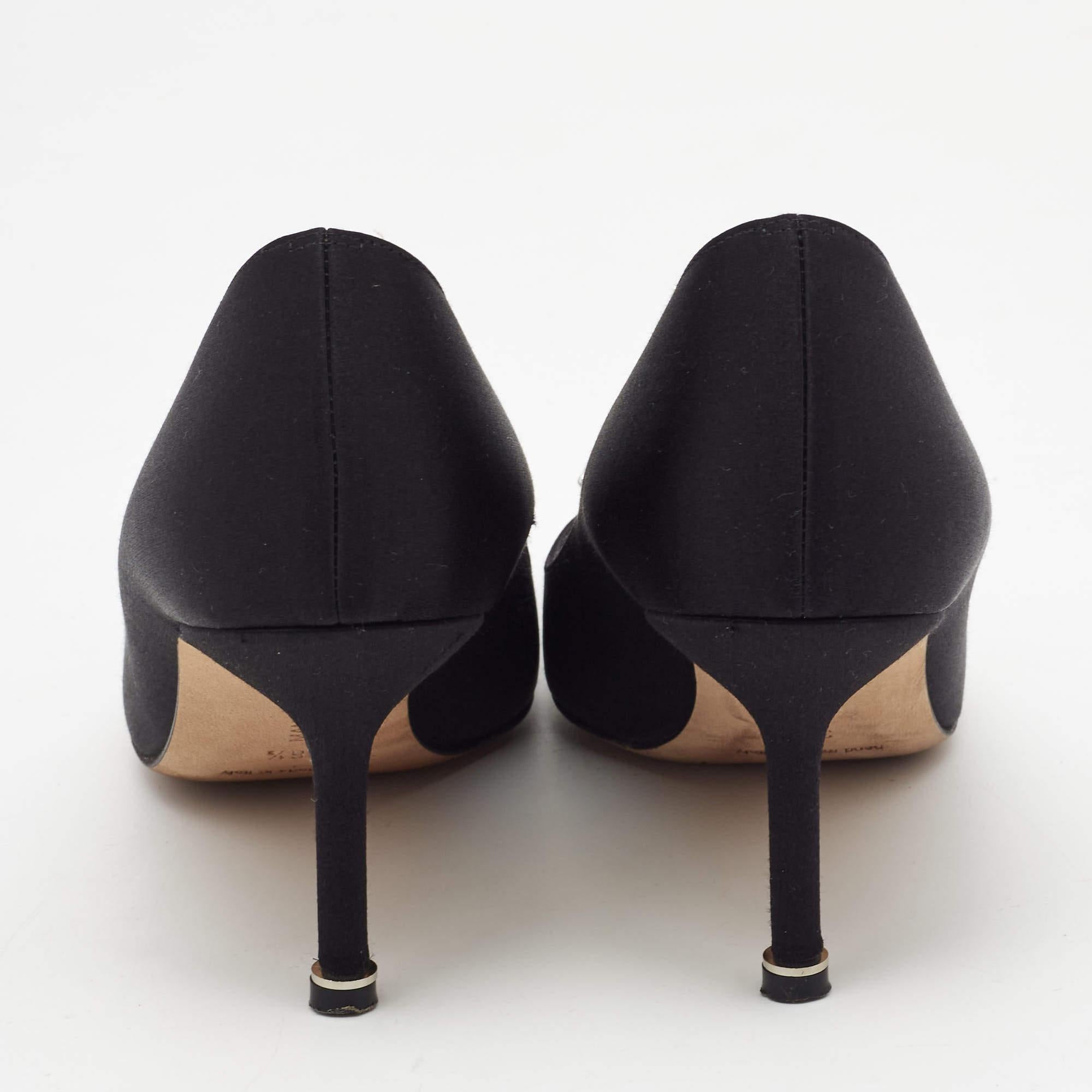 manolo blahnik black hangisi