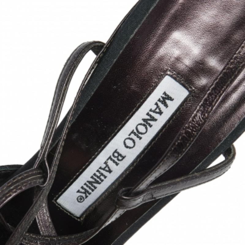 Manolo Blahnik Noir Satin & Leather Square Peep-Toe Ankle-Tie Sandals Size 38.5 en vente 3