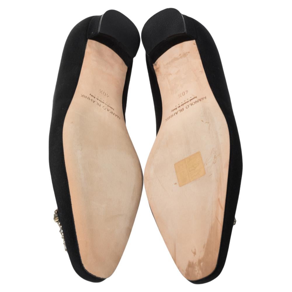 Manolo Blahnik Black Satin Okkato Crystal Embellished Ballet Flats Size 40.5 In Good Condition In Dubai, Al Qouz 2